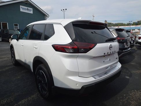Used 2026 Nissan Rogue SV w/ Cold Weather Package AWD/4WD image 4