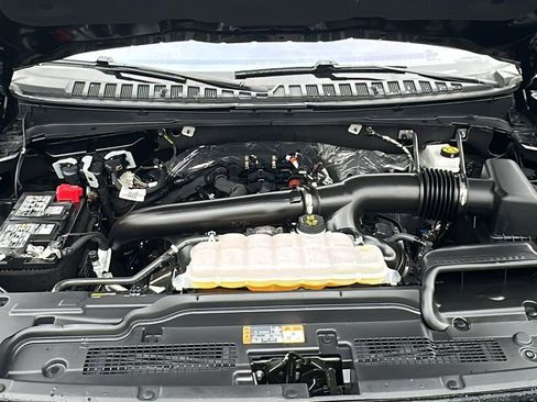 Used 2025 Ford Expedition Active AWD/4WD image 34
