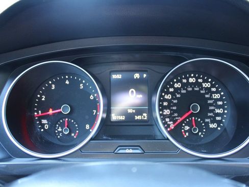 Used 2018 Volkswagen Tiguan SE FWD image 14