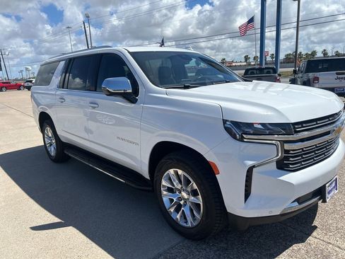 Used 2023 Chevrolet Suburban Premier image 10