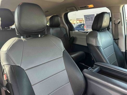 Used 2023 Toyota Sienna LE FWD image 24