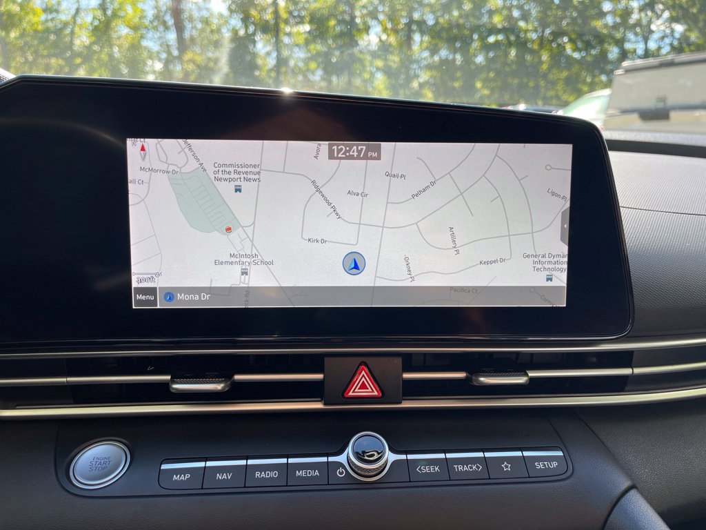 Used 2022 Hyundai Elantra Limited FWD image 21