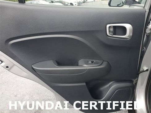 Certified 2025 Hyundai Venue SEL image 9