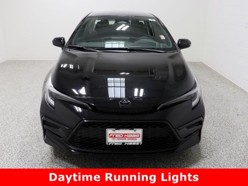 Used 2025 Toyota Corolla SE image 3