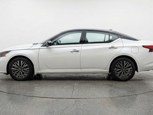 Used 2025 Nissan Altima 2.5 SV image 5