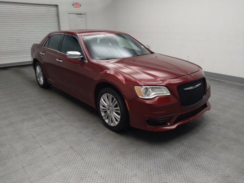 Used 2014 Chrysler 300 AWD w/ Driver Convenience Group image 11