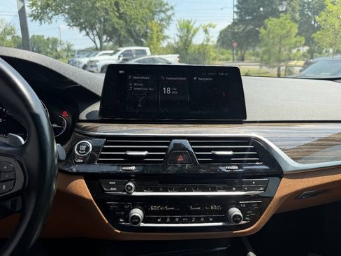 Used 2017 BMW 530i RWD image 12