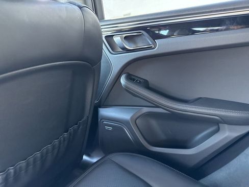 Used 2021 Porsche Macan S image 15