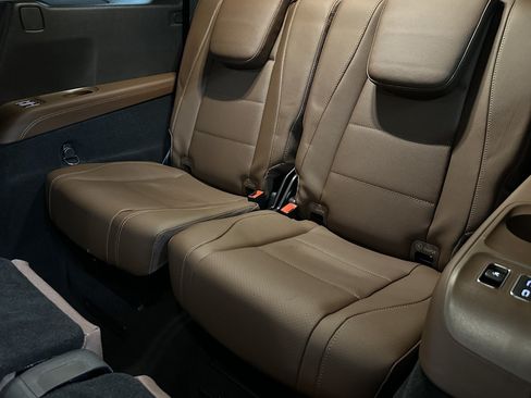 New 2026 Mercedes-Benz GLS 450 4MATIC image 14