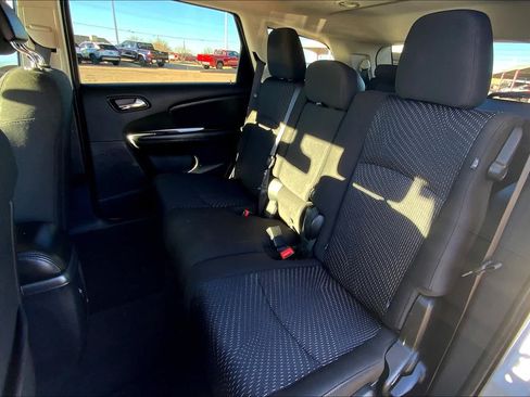 Used 2019 Dodge Journey SE w/ Blacktop Package FWD image 21