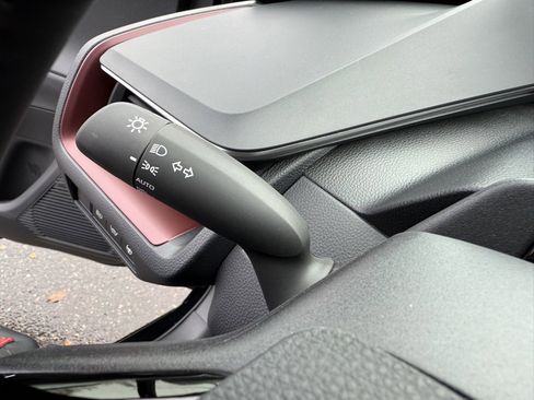 Used 2026 Toyota Prius XSE image 32