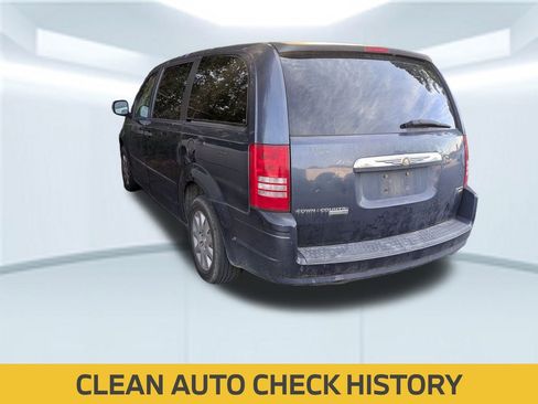 Used 2008 Chrysler Town & Country LX image 2