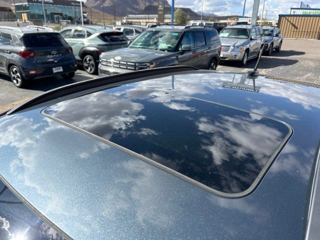 Used 2018 Hyundai Kona SEL w/ SEL Tech Package 02 FWD image 16