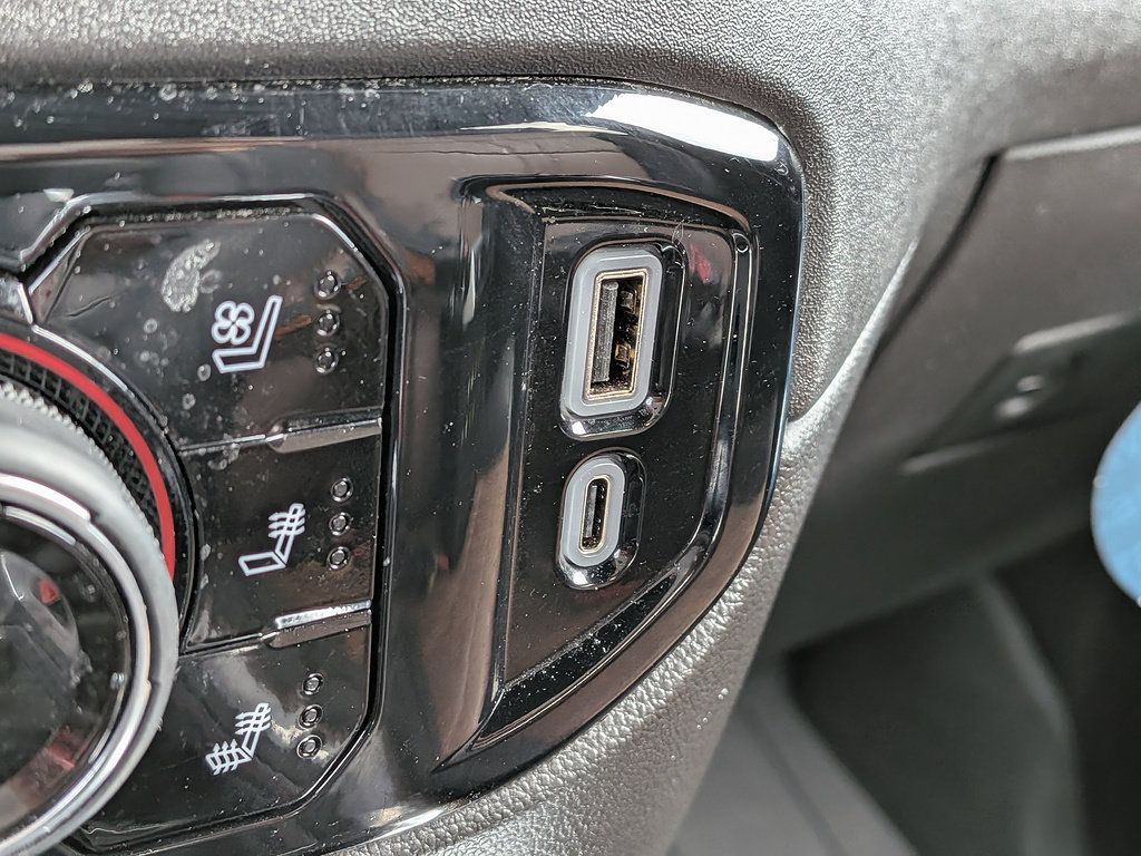 Certified 2025 Chevrolet Silverado 1500 High Country AWD/4WD image 21