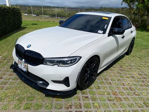 Used 2020 BMW 330i Sedan w/ Convenience Package RWD image 3