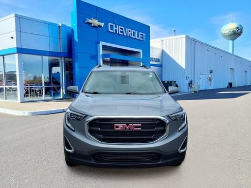 Used 2019 GMC Terrain SLE w/ Driver Convenience Package AWD/4WD image 9