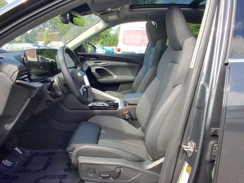 Certified 2025 Audi Q5 Premium w/ Premium Plus AWD/4WD image 17