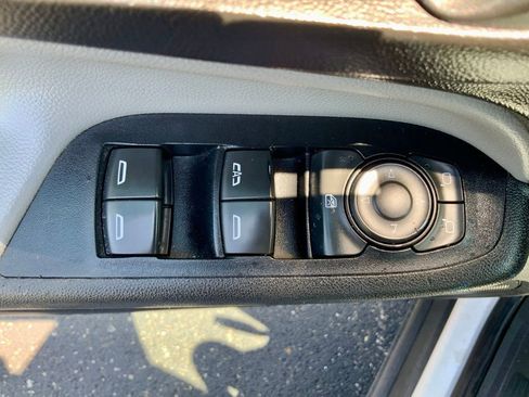 Used 2019 Chevrolet Equinox LS AWD/4WD image 17