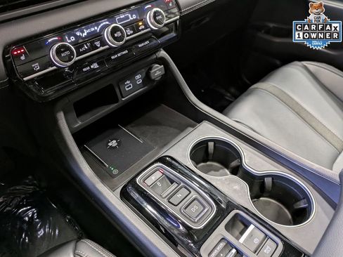 Used 2024 Honda Pilot Touring image 13