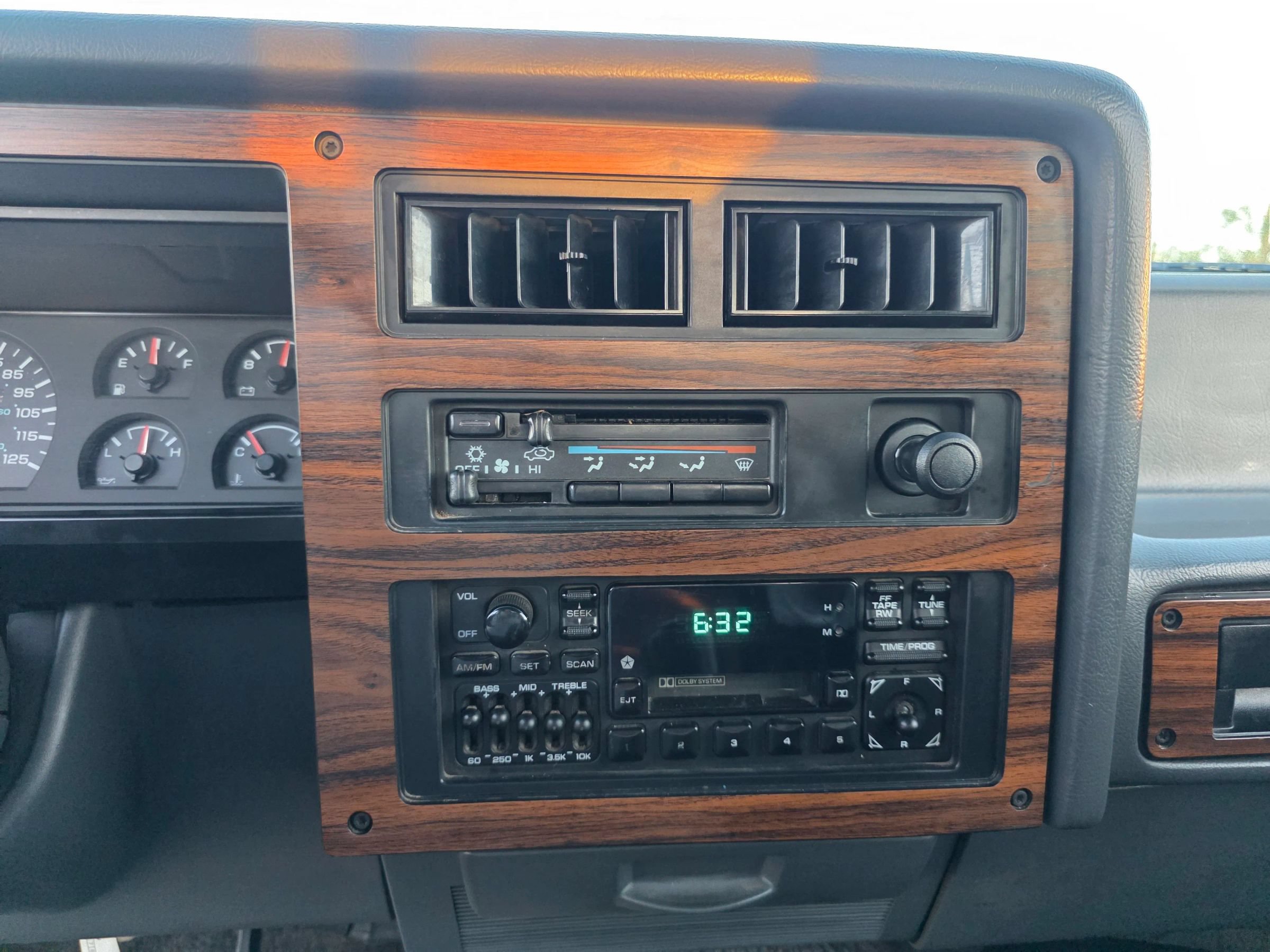 Used 1993 Dodge Dakota 2WD Club Cab image 16