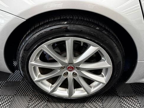 Used 2016 Jaguar XJ R-Sport image 17