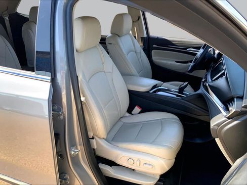 Used 2019 Buick Enclave Essence FWD image 8