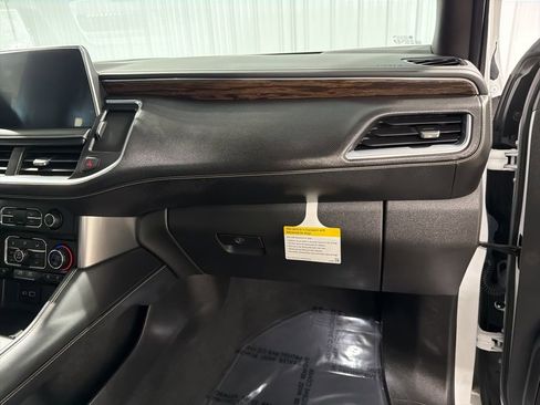 Used 2021 Chevrolet Suburban Premier w/ Premium Package image 24