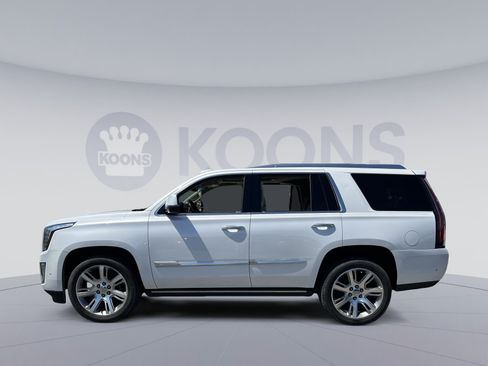 Used 2018 Cadillac Escalade Premium Luxury RWD image 13