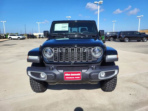 New 2025 Jeep Gladiator Sport image 8