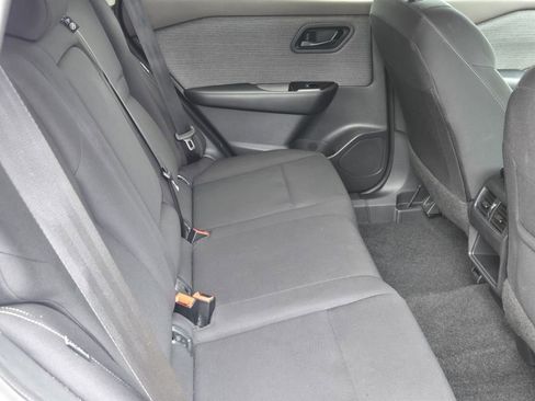 Used 2023 Nissan Rogue S image 15