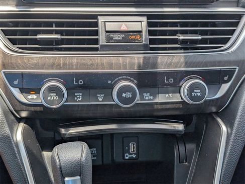 Used 2020 Honda Accord EX image 28