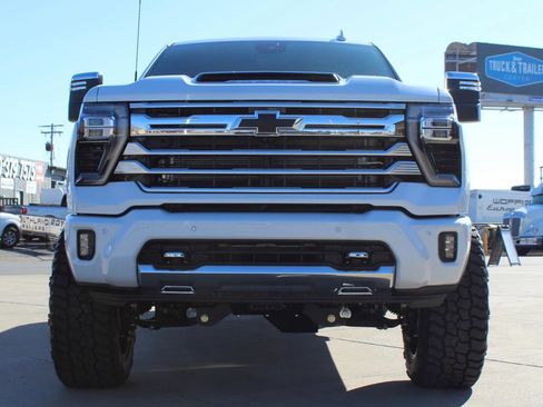 Used 2026 Chevrolet Silverado 3500 High Country w/ High Country Premium Package image 9