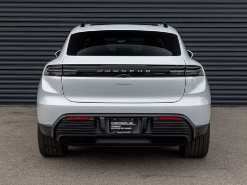 Used 2025 Porsche Macan Electric image 6
