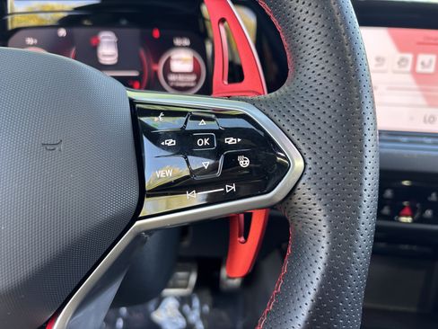 Used 2024 Volkswagen GTI SE w/ MDO Package image 27