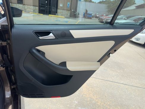 Used 2012 Volkswagen Jetta SE image 19