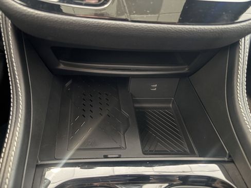 Used 2026 Chrysler Pacifica Limited w/ S Appearance Package image 14