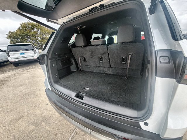 Used 2026 Chevrolet Traverse LT w/ Driver Confidence Package FWD image 25