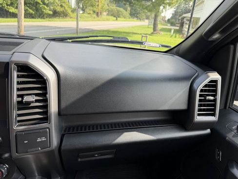 Used 2020 Ford F150 XLT w/ Equipment Group 302A Luxury AWD/4WD image 33