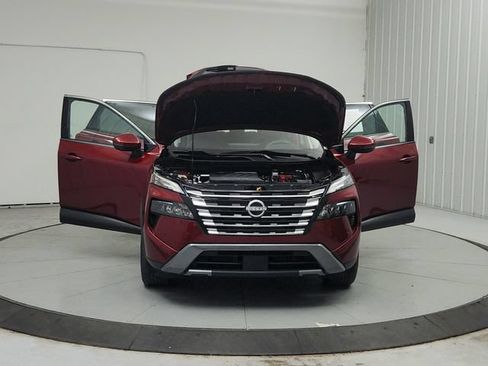 Used 2024 Nissan Rogue SL w/ SL Premium Package FWD image 11