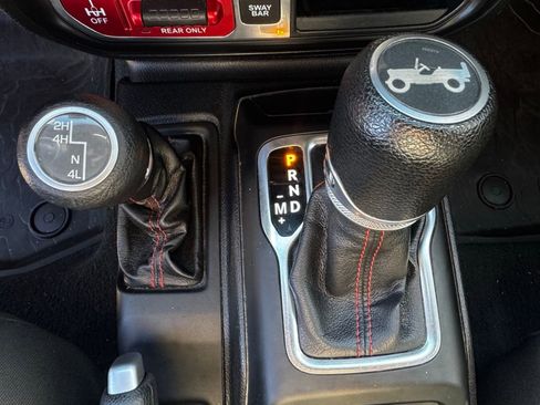 Used 2019 Jeep Wrangler Unlimited Rubicon image 19