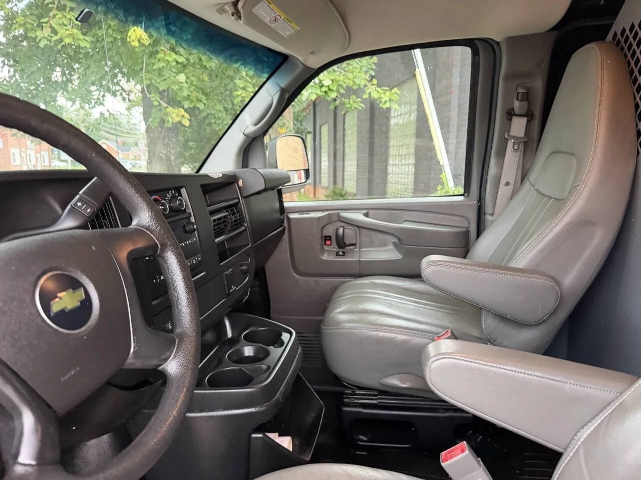 Used 2015 Chevrolet Express 2500 w/ Cold Climate Package RWD image 17