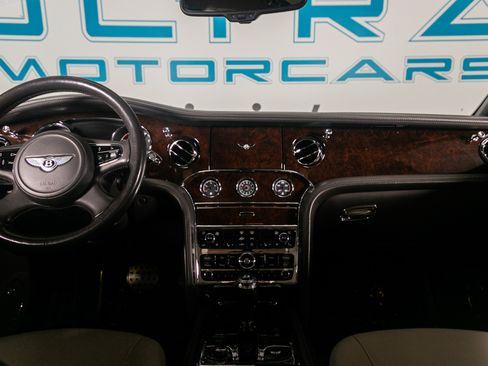 Used 2013 Bentley Mulsanne w/ Premiere Specification Pkg image 45