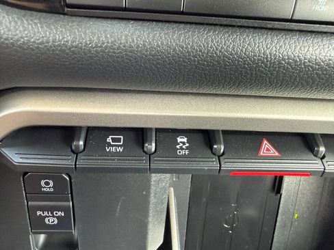 Used 2024 Toyota Tundra Limited AWD/4WD image 49