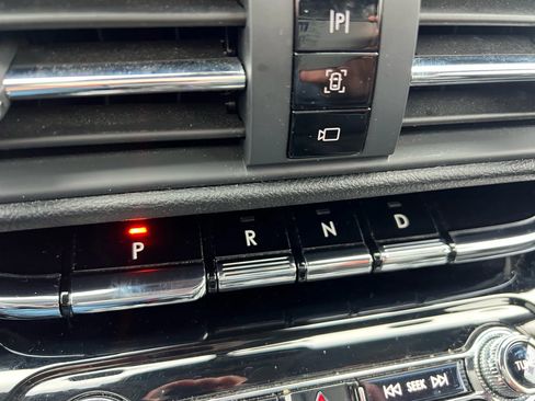 Used 2022 Lincoln Corsair AWD w/ Premium Package image 40
