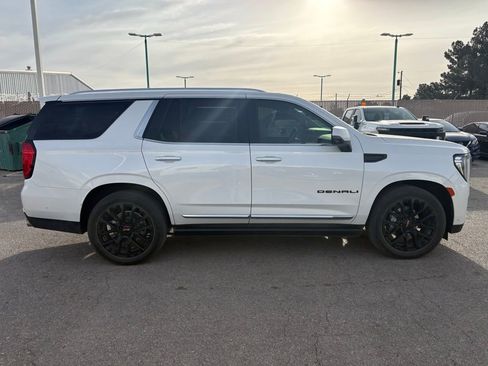 Used 2024 GMC Yukon Denali w/ Denali Reserve Package image 5