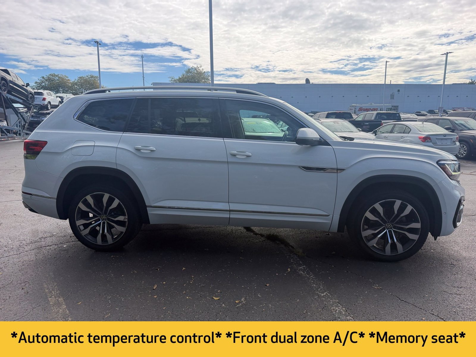 Used 2021 Volkswagen Atlas SEL Premium AWD/4WD image 4