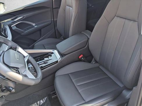 Used 2025 Audi Q5 Premium image 15