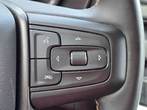 Used 2024 GMC Yukon XL AT4 w/ Technology Package AWD/4WD image 21