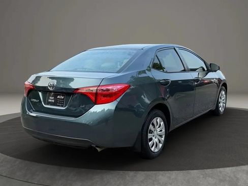 Used 2017 Toyota Corolla LE FWD image 4