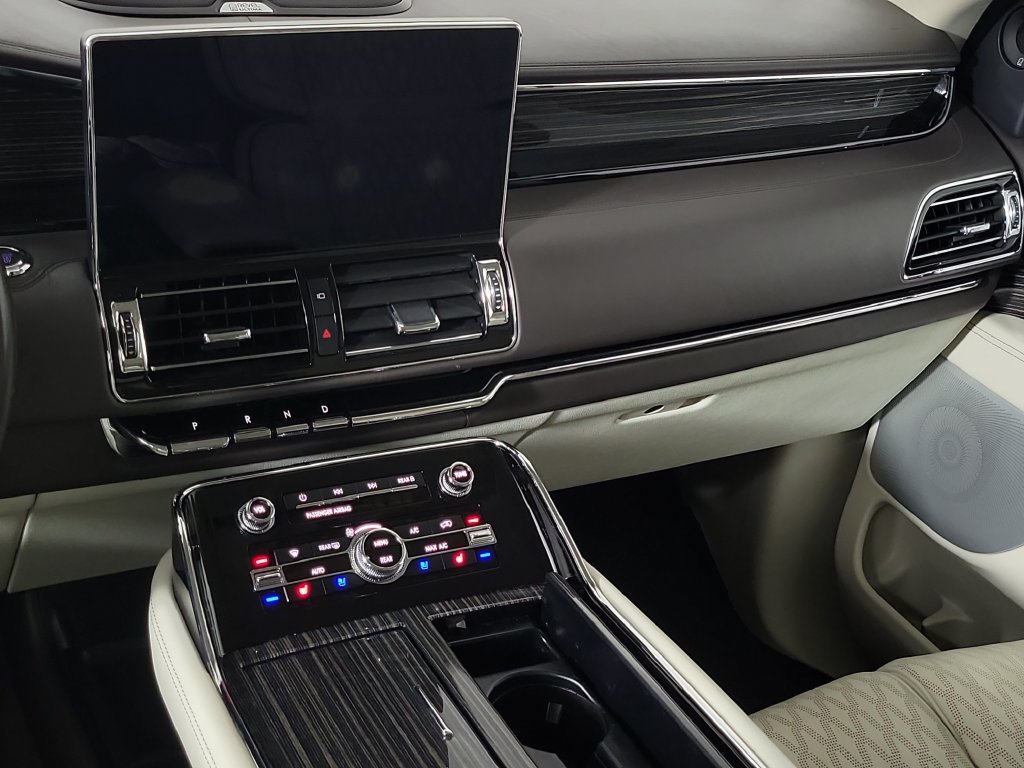 Certified 2023 Lincoln Navigator L Black Label AWD/4WD image 12